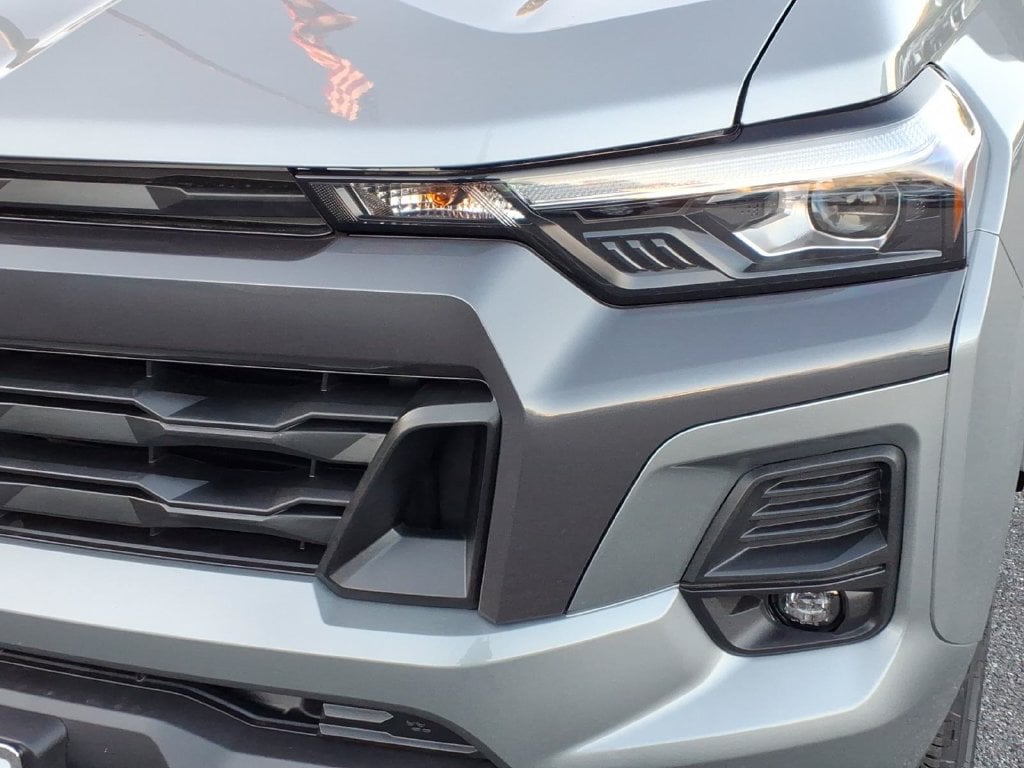 2026 Chevrolet Colorado Z71 - Photo 8