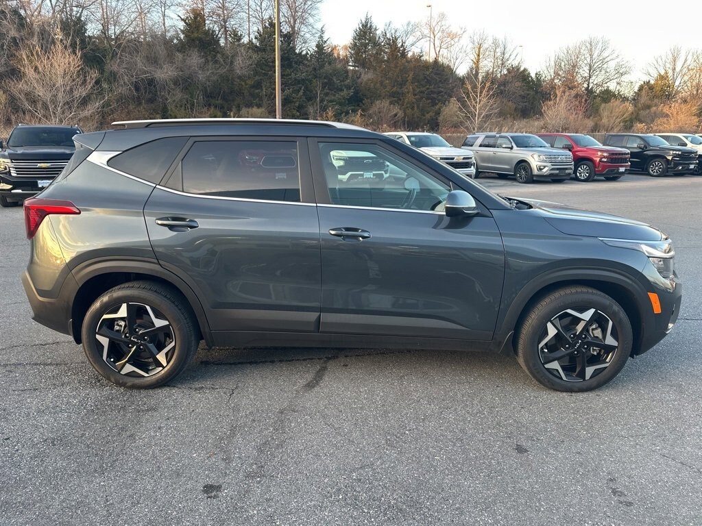Used 2024 Kia Seltos EX