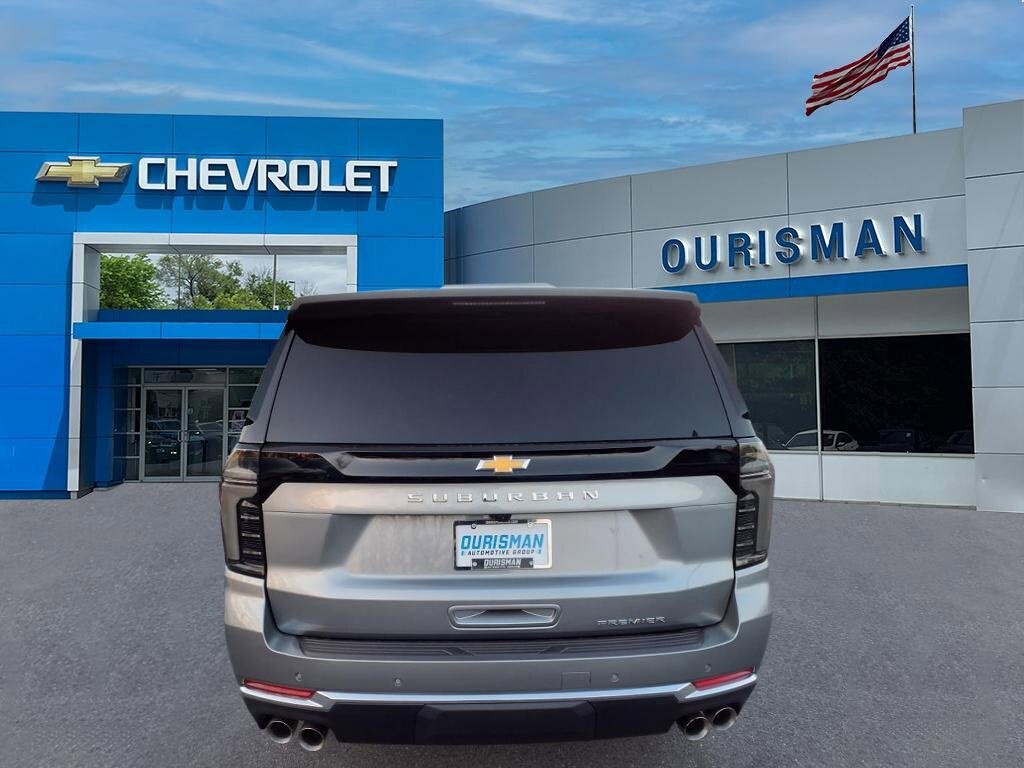 2025 Chevrolet Suburban Premier photo 4