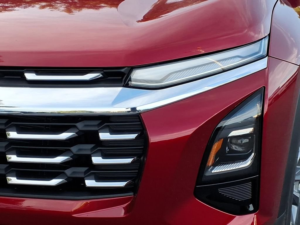 2027 Chevrolet Equinox LT - Photo 8