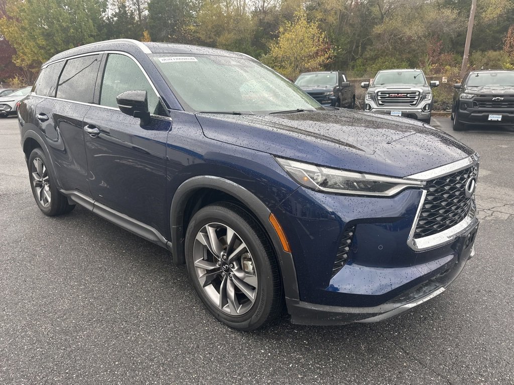 2022 Infiniti QX60 Luxe photo 3