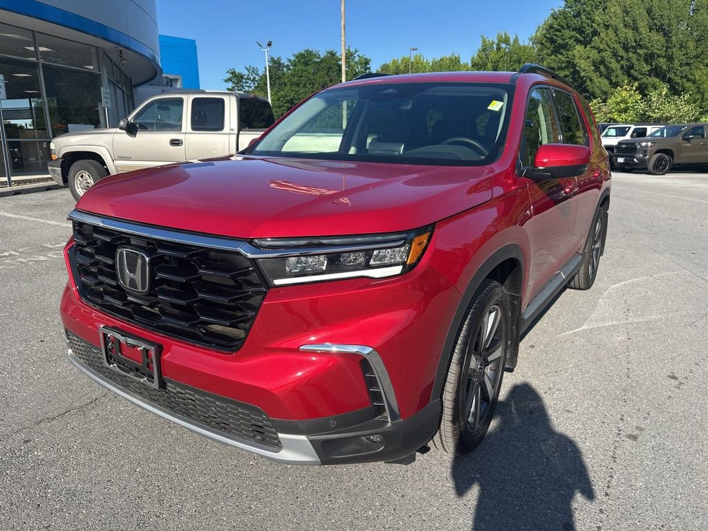 2025 Honda Pilot Touring AWD's photo