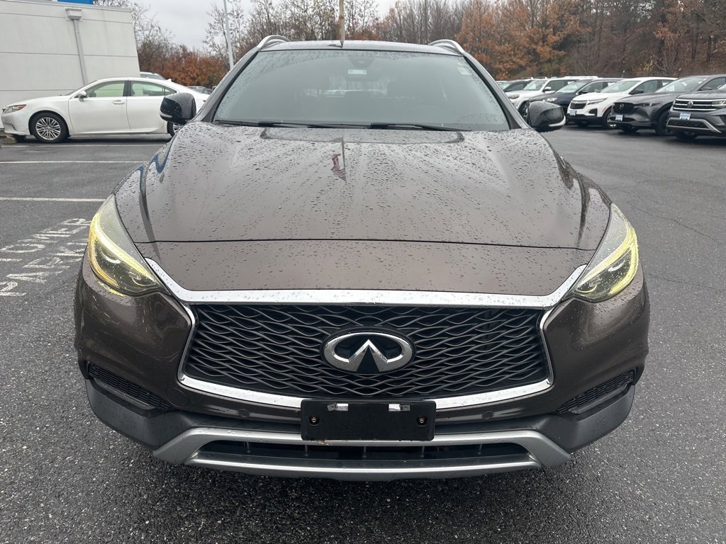 2018 Infiniti QX30 Premium photo 2