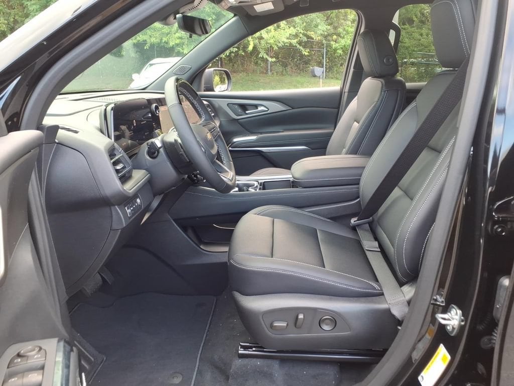 2026 Chevrolet Traverse LT - Photo 11