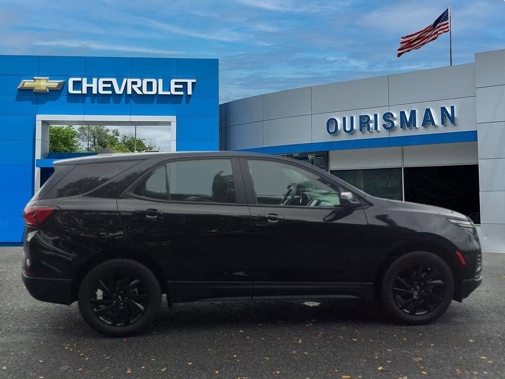 2024 Chevrolet Equinox LS photo 2