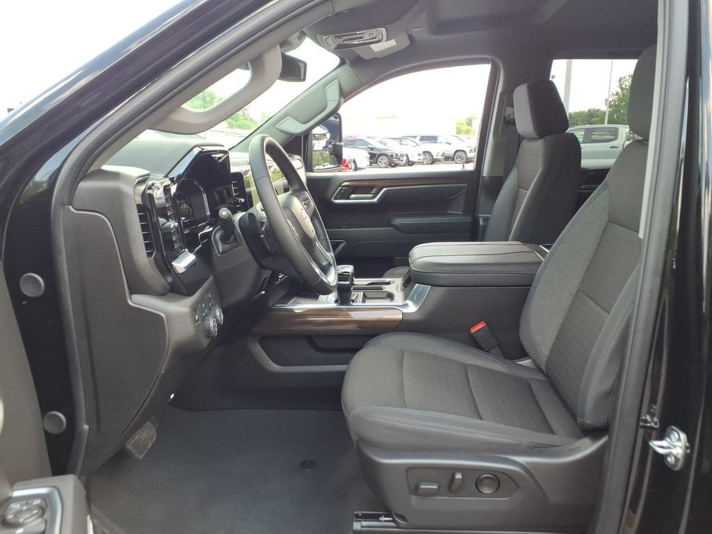 2025 Chevrolet Silverado 1500 RST - Photo 9