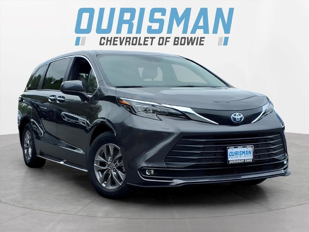 2025 Toyota Sienna XLE