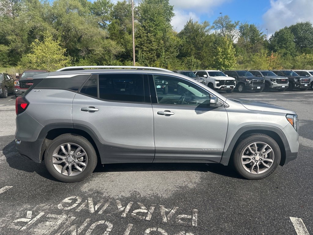2024 Gmc Terrain SL photo 3