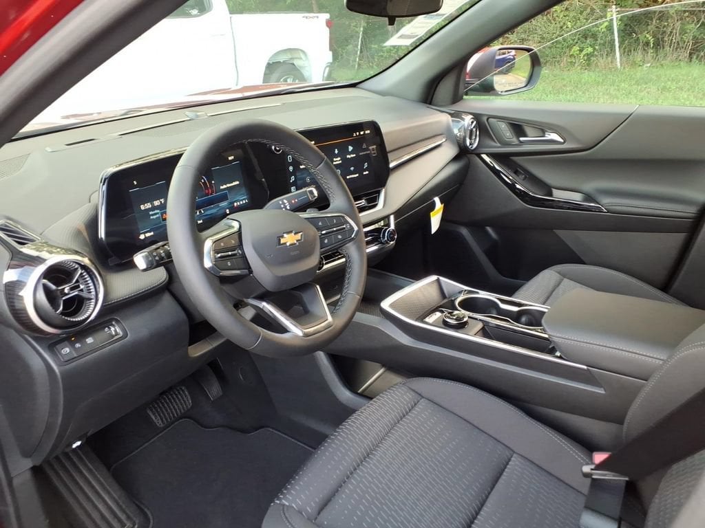 2027 Chevrolet Equinox LT - Photo 12