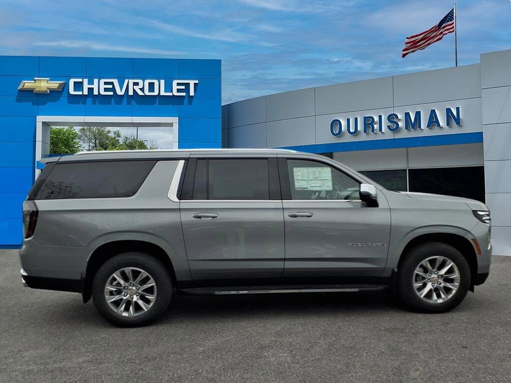 2026 Chevrolet Suburban Premier photo 2