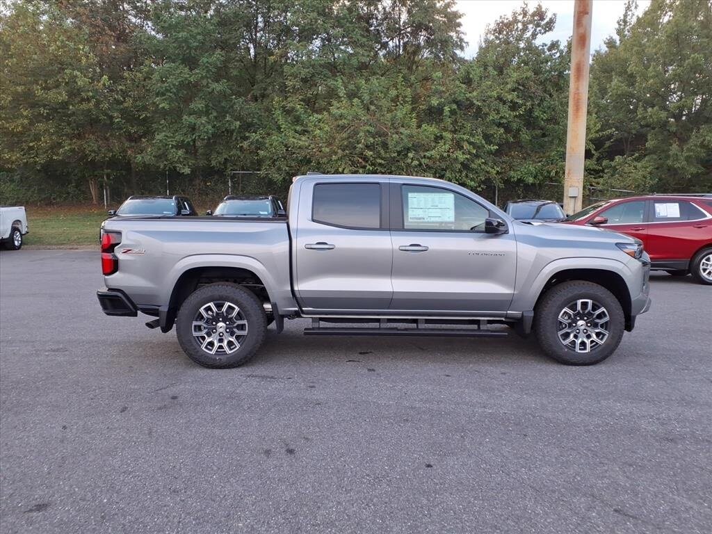 2026 Chevrolet Colorado Z71 photo 2