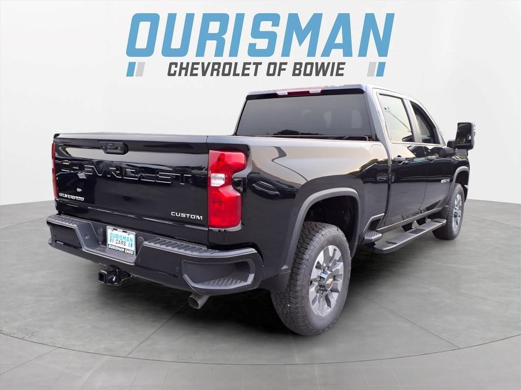 2026 Chevrolet Silverado 2500 HD Custom - Photo 3