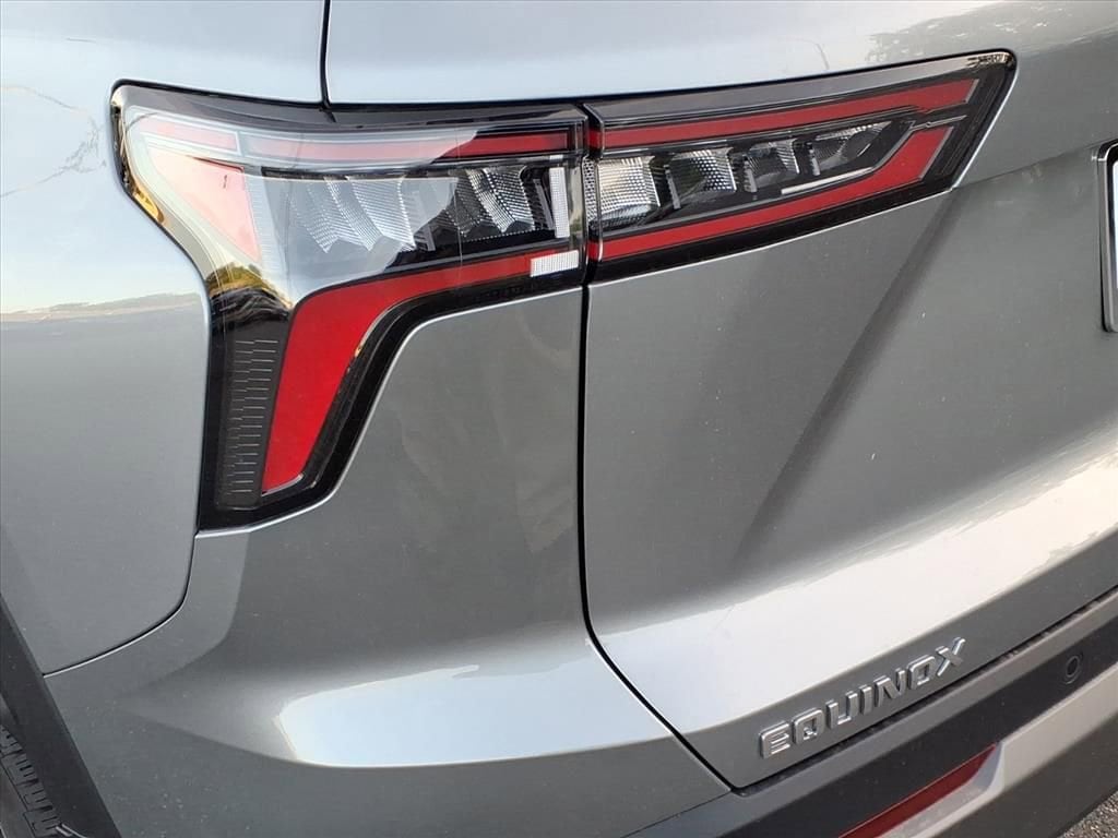 2026 Chevrolet Equinox LT - Photo 9