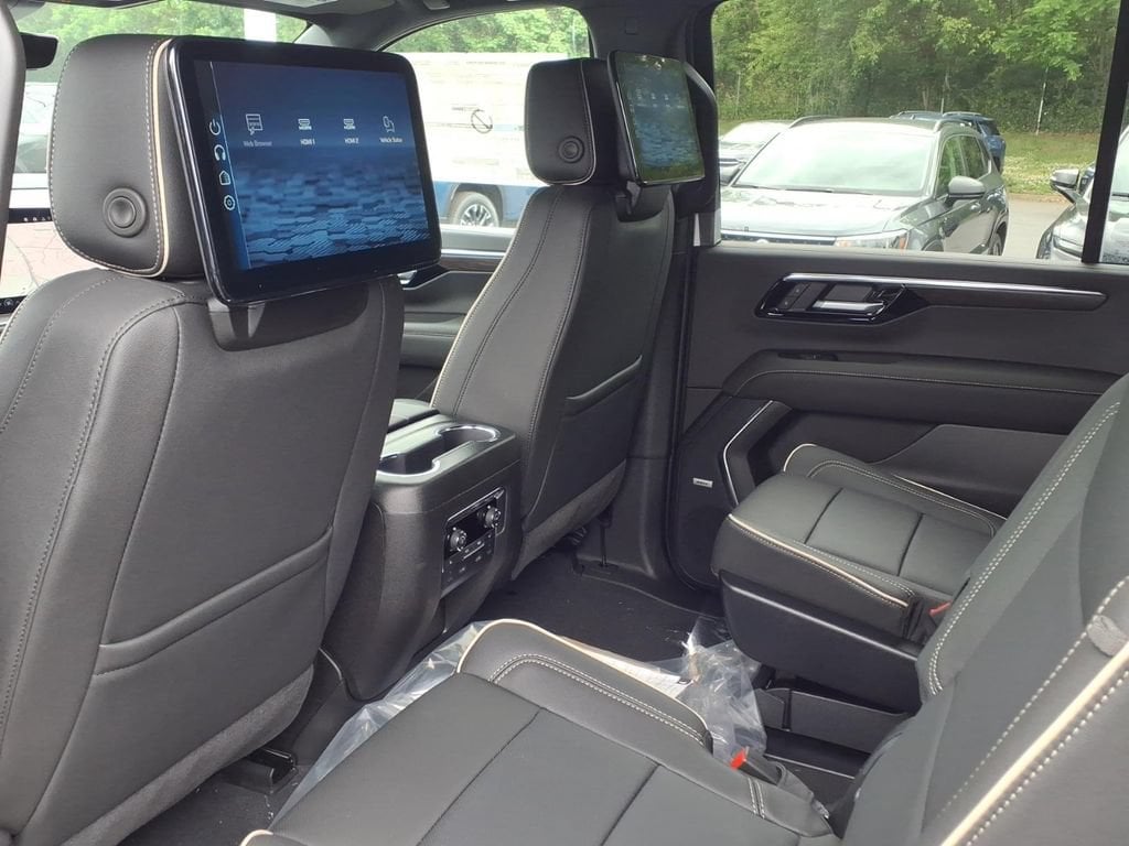 2026 Chevrolet Suburban Premier - Photo 14