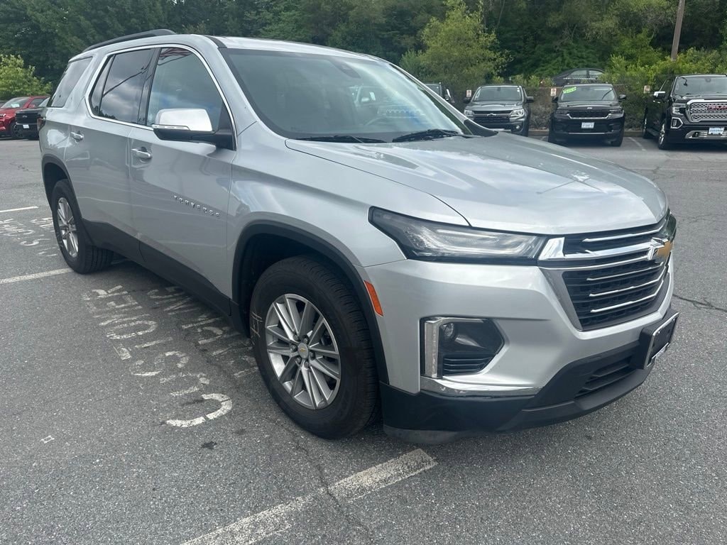 Used 2022 Chevrolet Traverse LT Cloth SUV