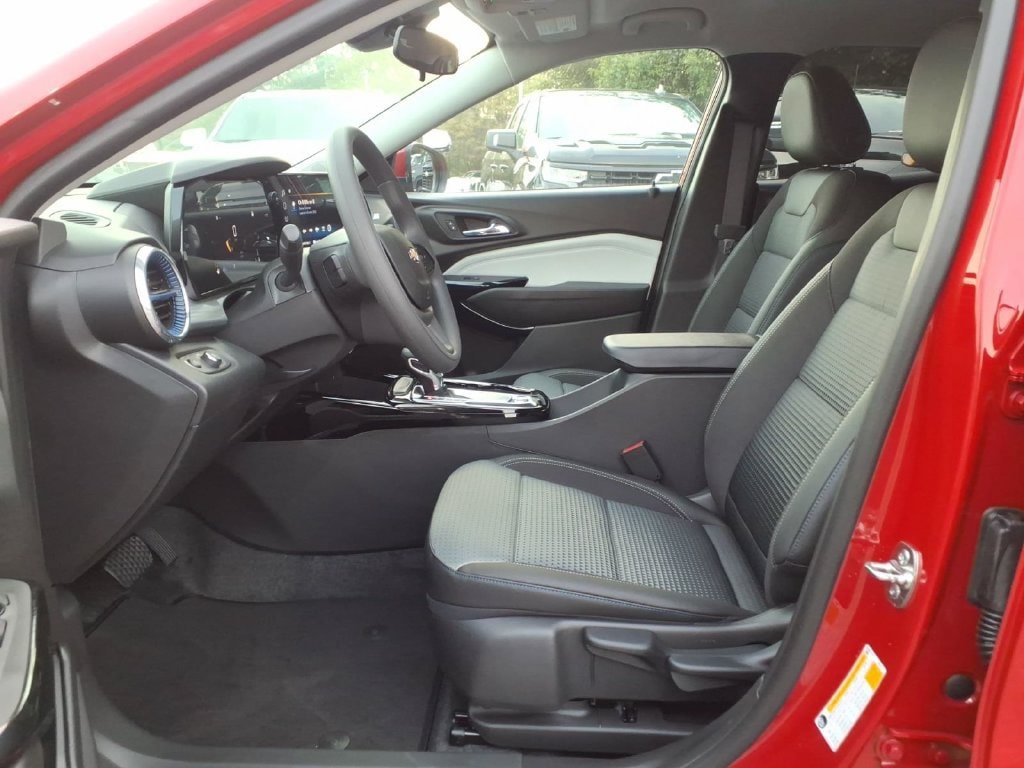 2026 Chevrolet Trax LT - Photo 11