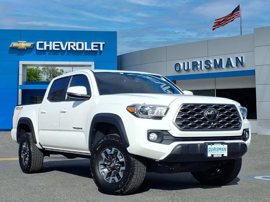 2021 Toyota Tacoma SR's photo