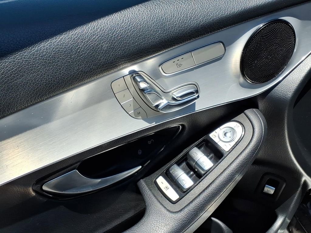 2021 Mercedes-Benz GLC GLC300 - Photo 15