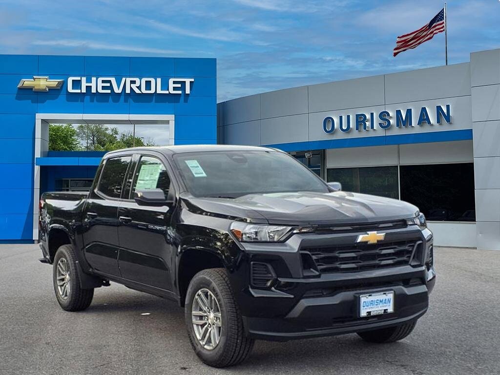 New 2025 Chevrolet Colorado WT/LT Truck