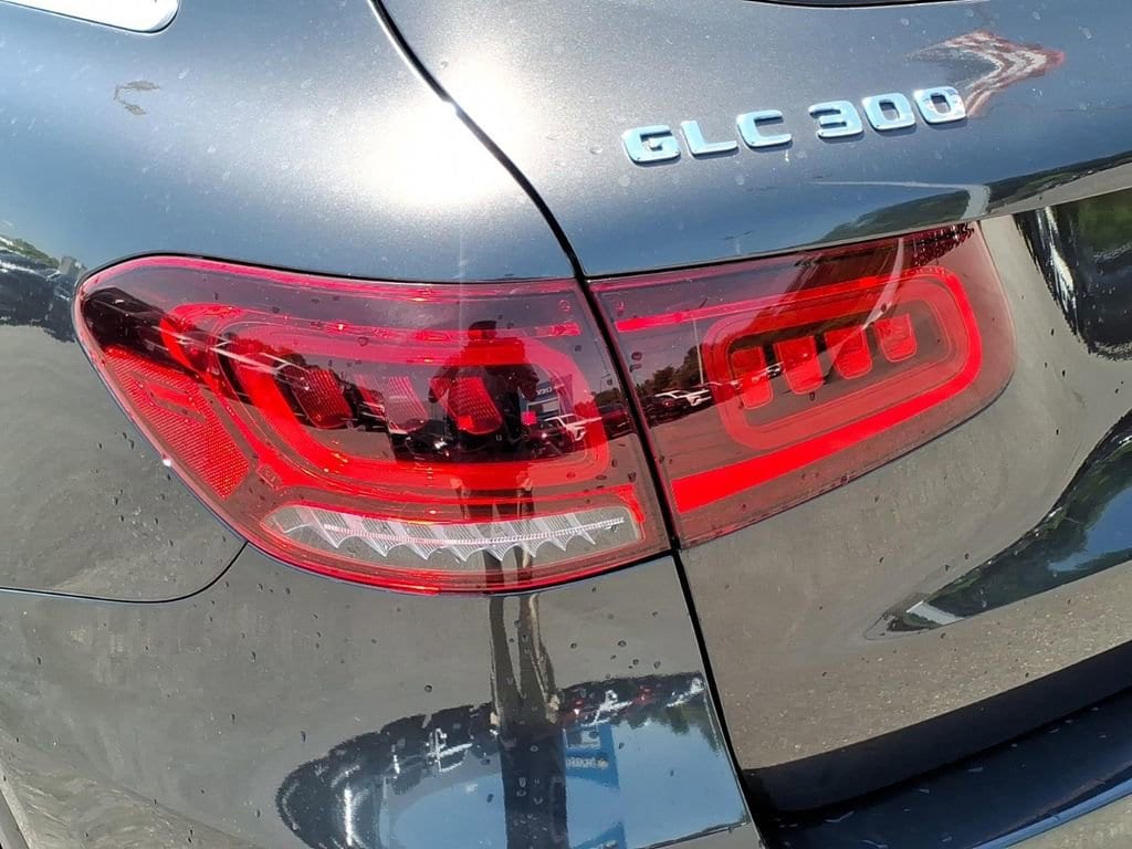 2021 Mercedes-Benz GLC GLC300 - Photo 9