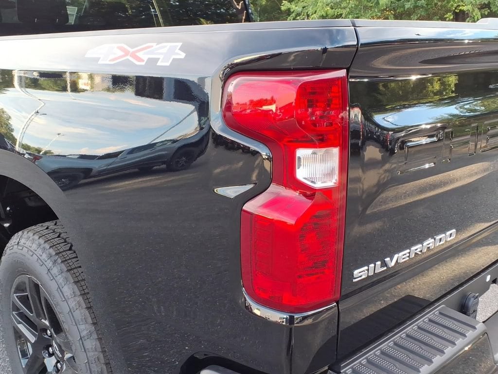 2026 Chevrolet Silverado 1500 Custom - Photo 9