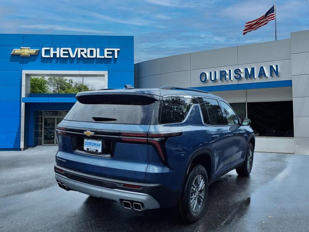 2026 Chevrolet Traverse photo 2