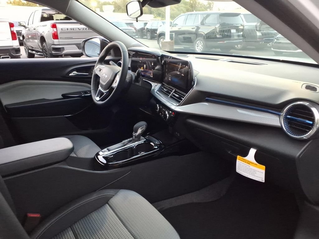 2026 Chevrolet Trax LT - Photo 18