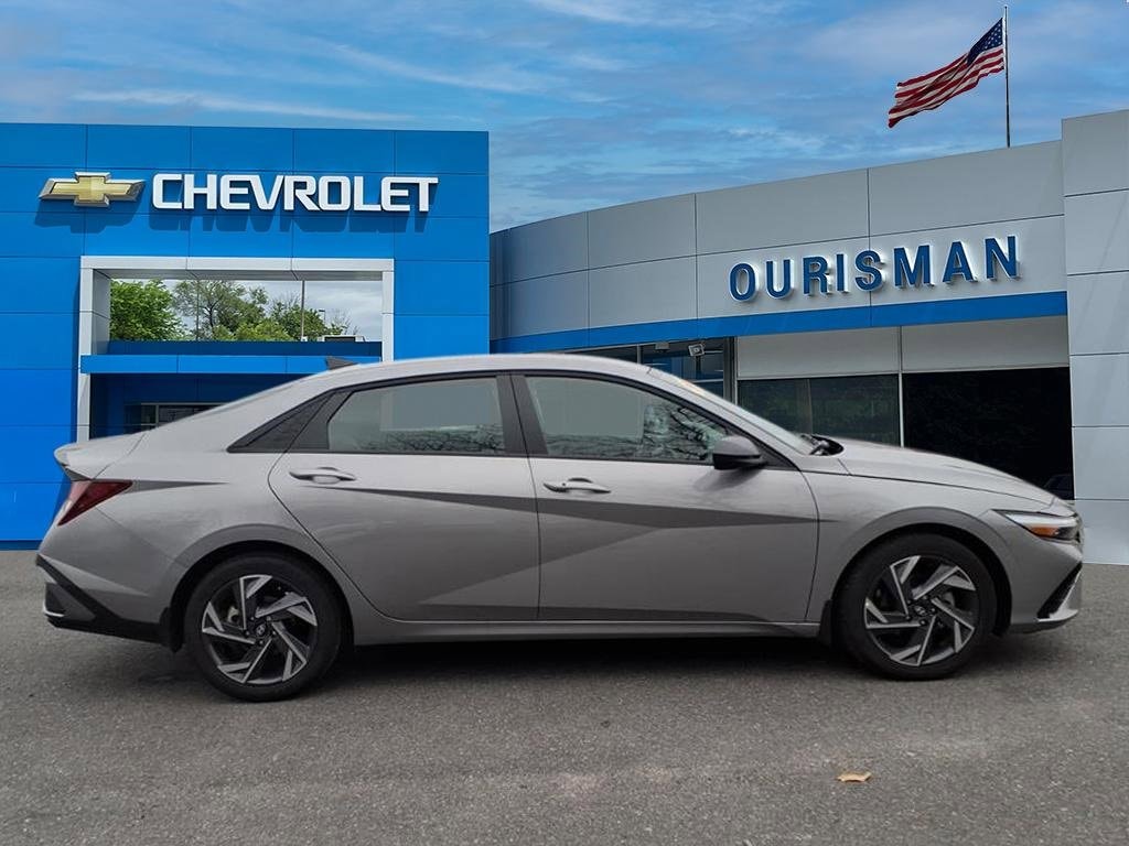 Used 2025 Hyundai Elantra SEL Sport