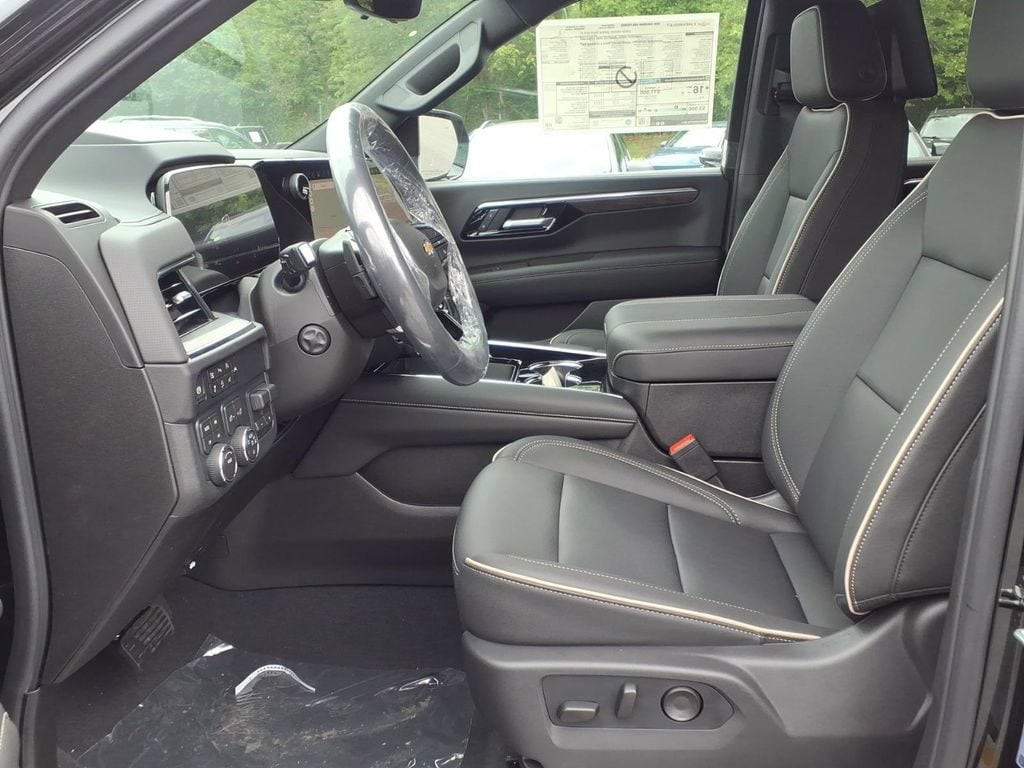 2026 Chevrolet Suburban Premier - Photo 9