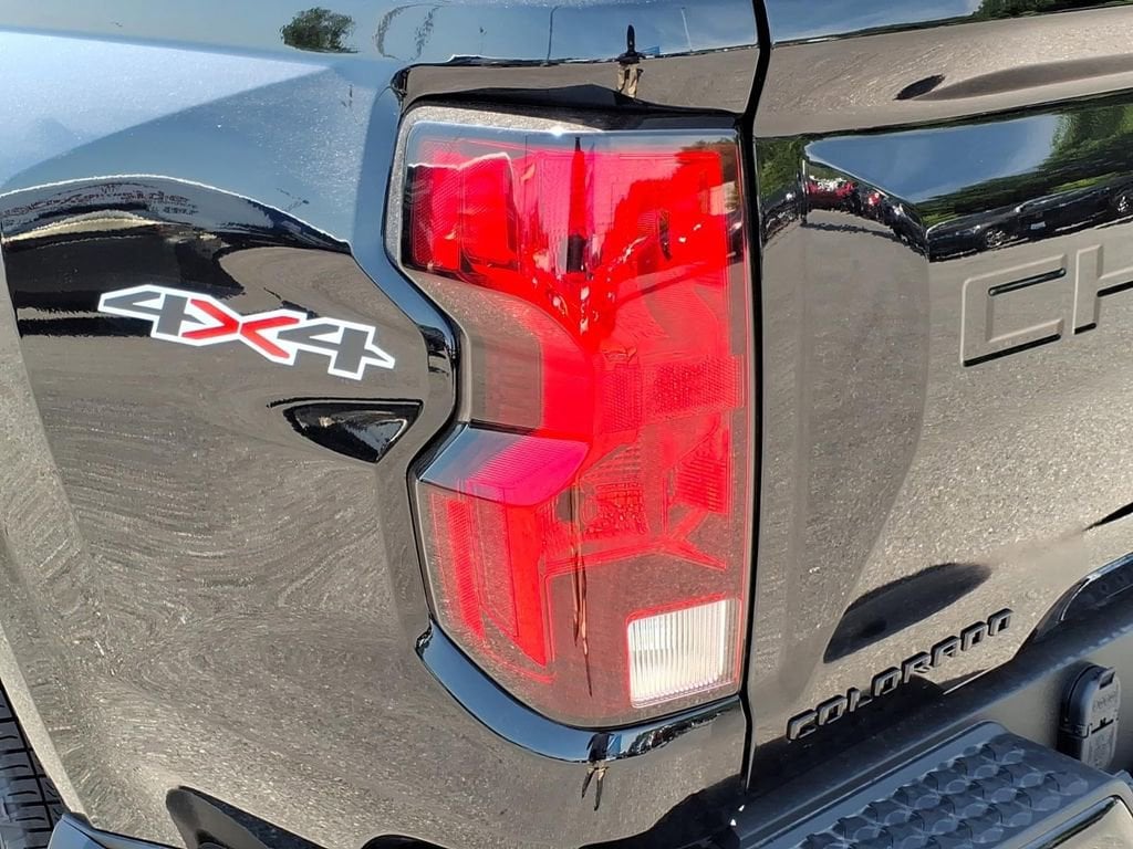 2026 Chevrolet Colorado LT - Photo 9