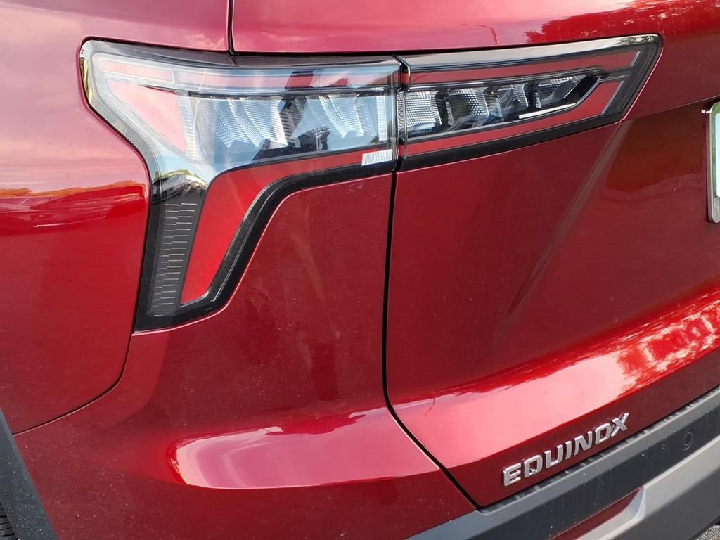 2027 Chevrolet Equinox LT - Photo 9