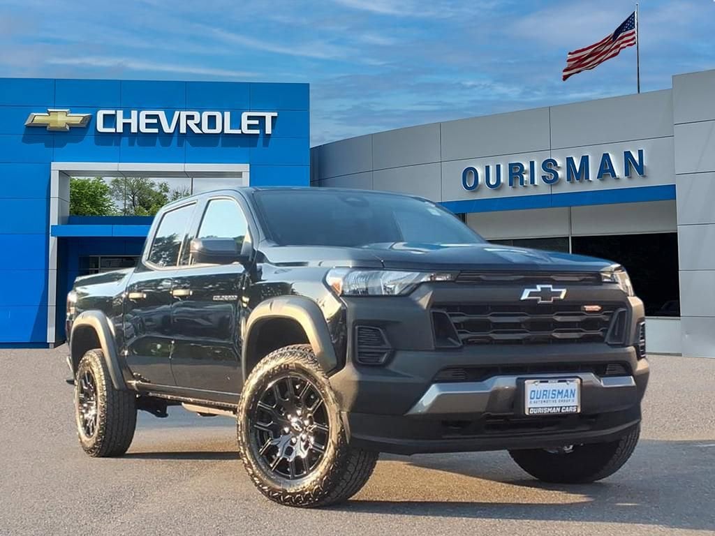 2025 Chevrolet Colorado 4WD Trail Boss Crew Cab Short Box's photo