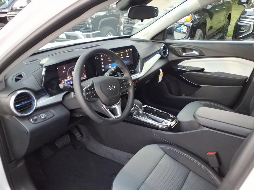 2026 Chevrolet Trax LT - Photo 12
