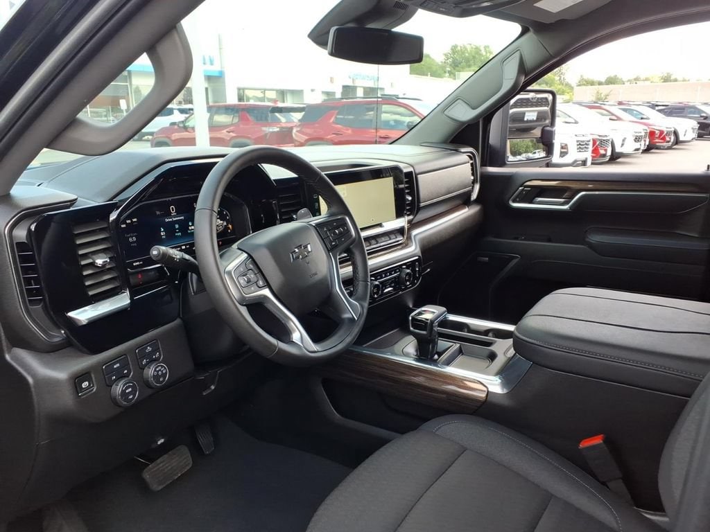 2025 Chevrolet Silverado 1500 RST - Photo 10