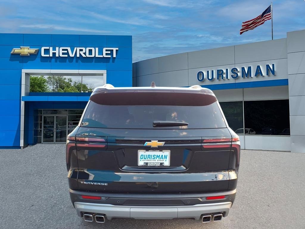 Used 2025 Chevrolet Traverse LT SUV
