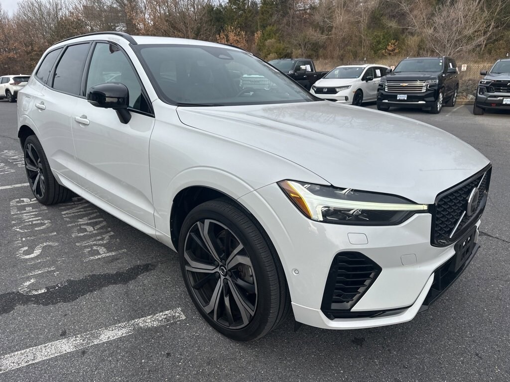Used 2022 Volvo XC60 Recharge Plug-In Hyb R-Design