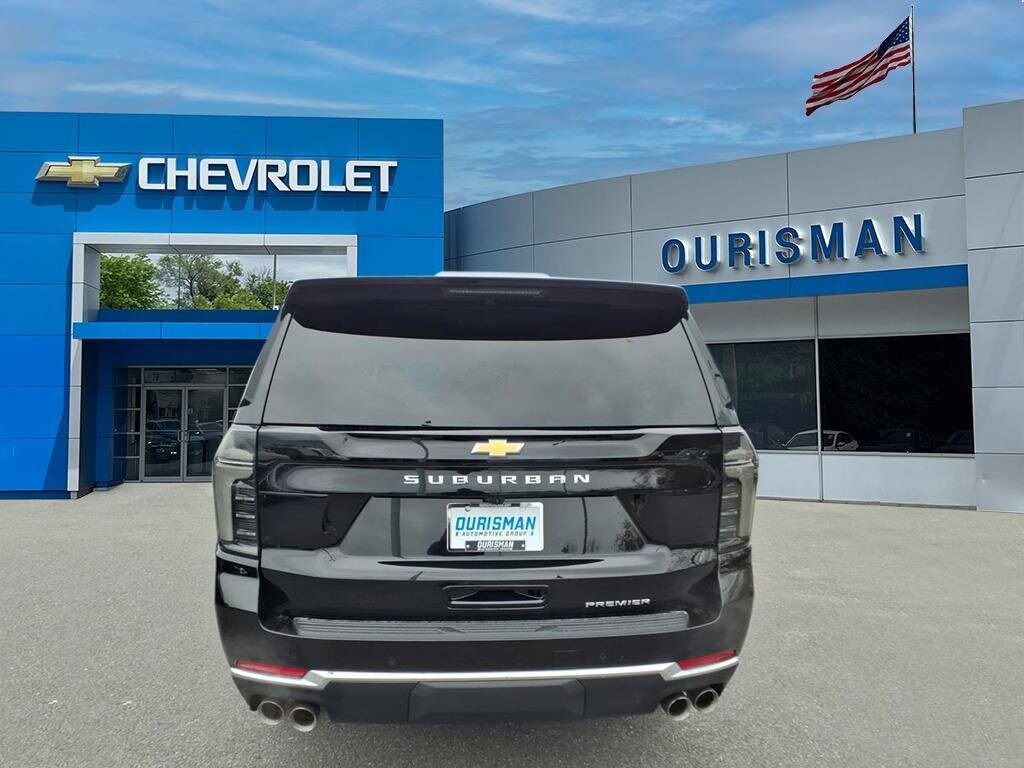 2026 Chevrolet Suburban Premier photo 4