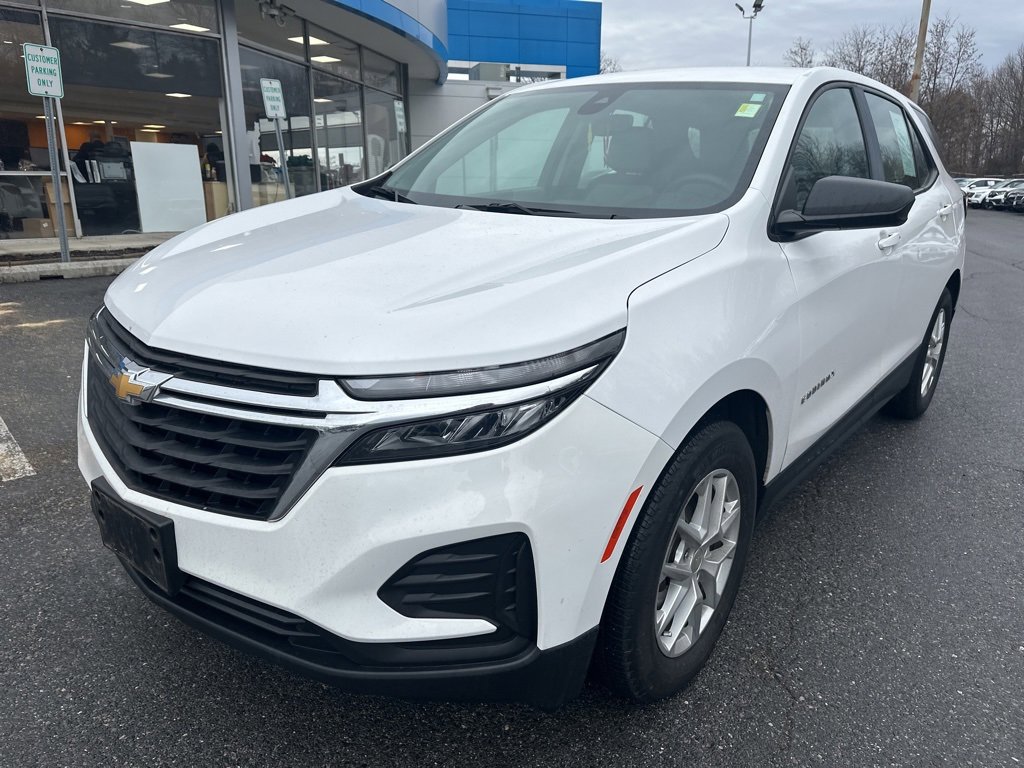 2023 Chevrolet Equinox LS's photo