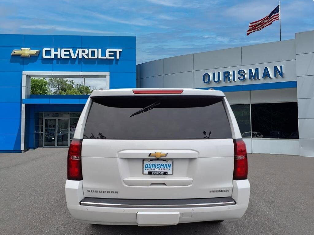 2019 Chevrolet Suburban Premier photo 4