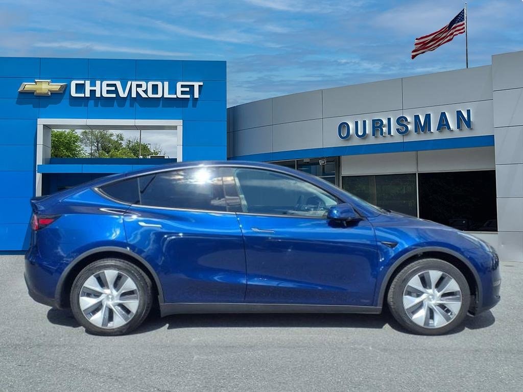 Used 2024 Tesla Model Y Long Range with VIN 7SAYGDED2RF079710 for sale in Kansas City