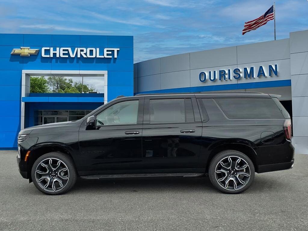 2026 Chevrolet Suburban RST photo 4