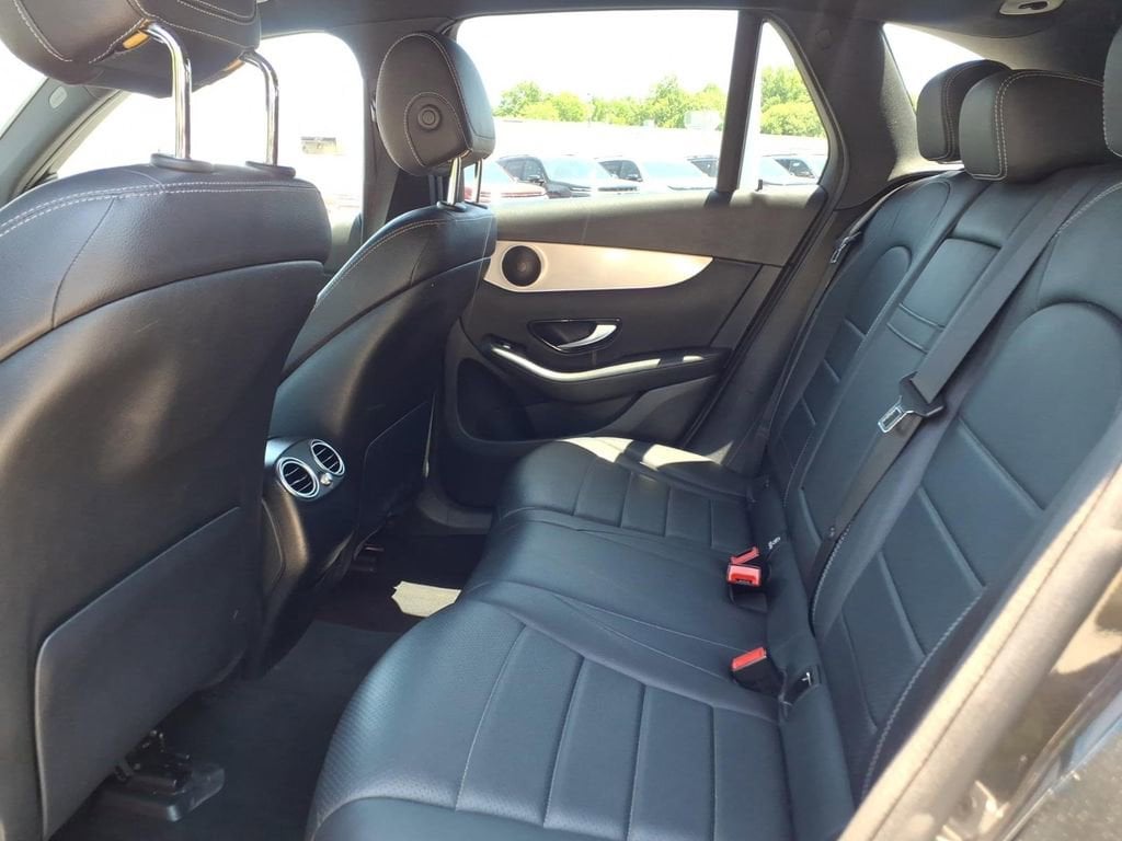 2021 Mercedes-Benz GLC GLC300 - Photo 16