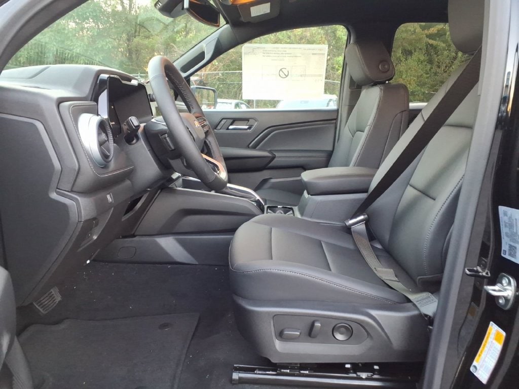 2026 Chevrolet Colorado LT - Photo 11