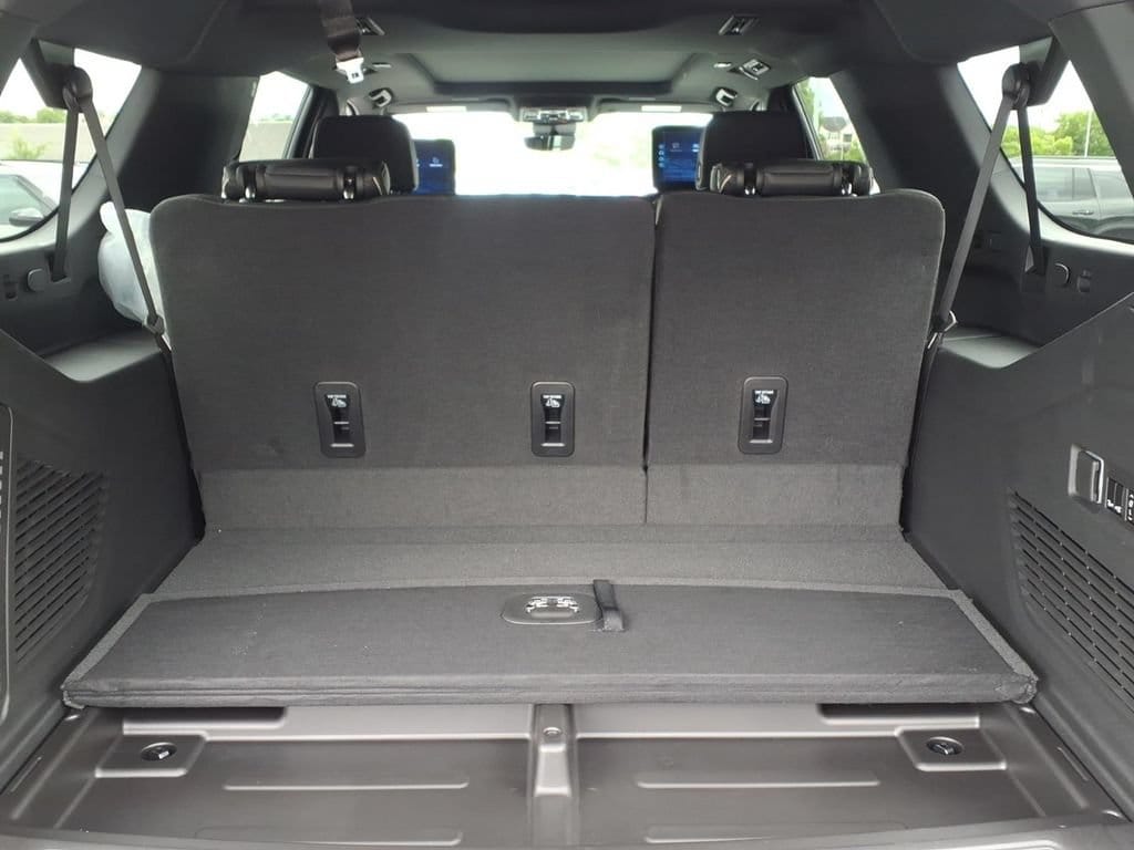 2026 Chevrolet Suburban Premier - Photo 16