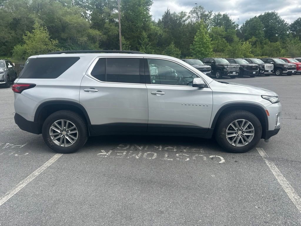 Used 2022 Chevrolet Traverse LT Cloth SUV