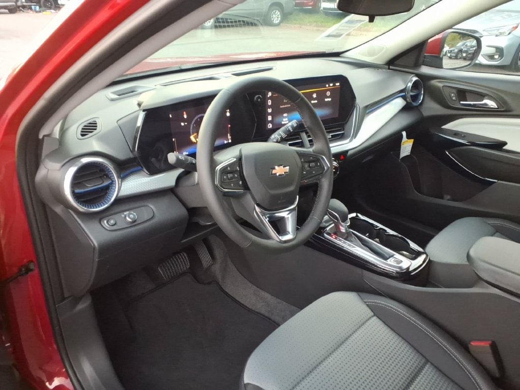 2026 Chevrolet Trax LT - Photo 12
