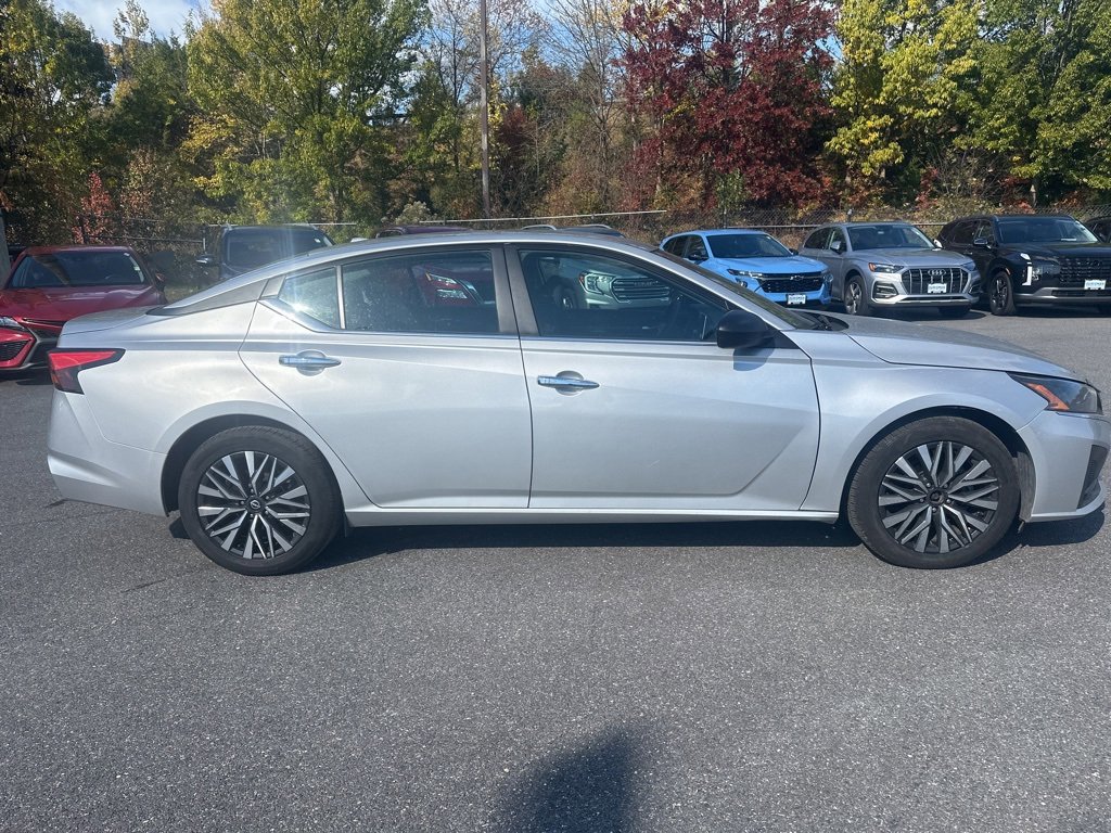 2024 Nissan Altima 2.5 SV photo 4