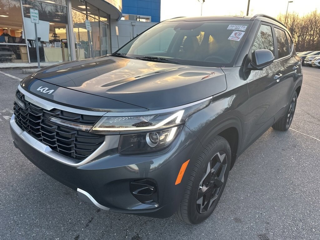 Used 2024 Kia Seltos EX