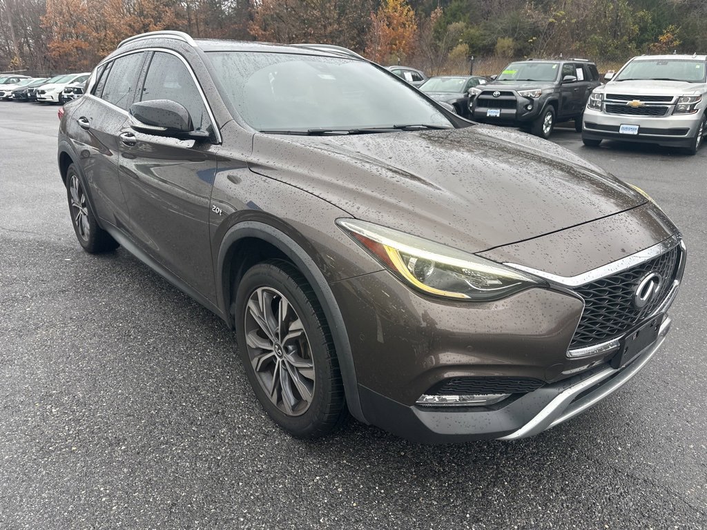 2018 Infiniti QX30 Premium photo 3