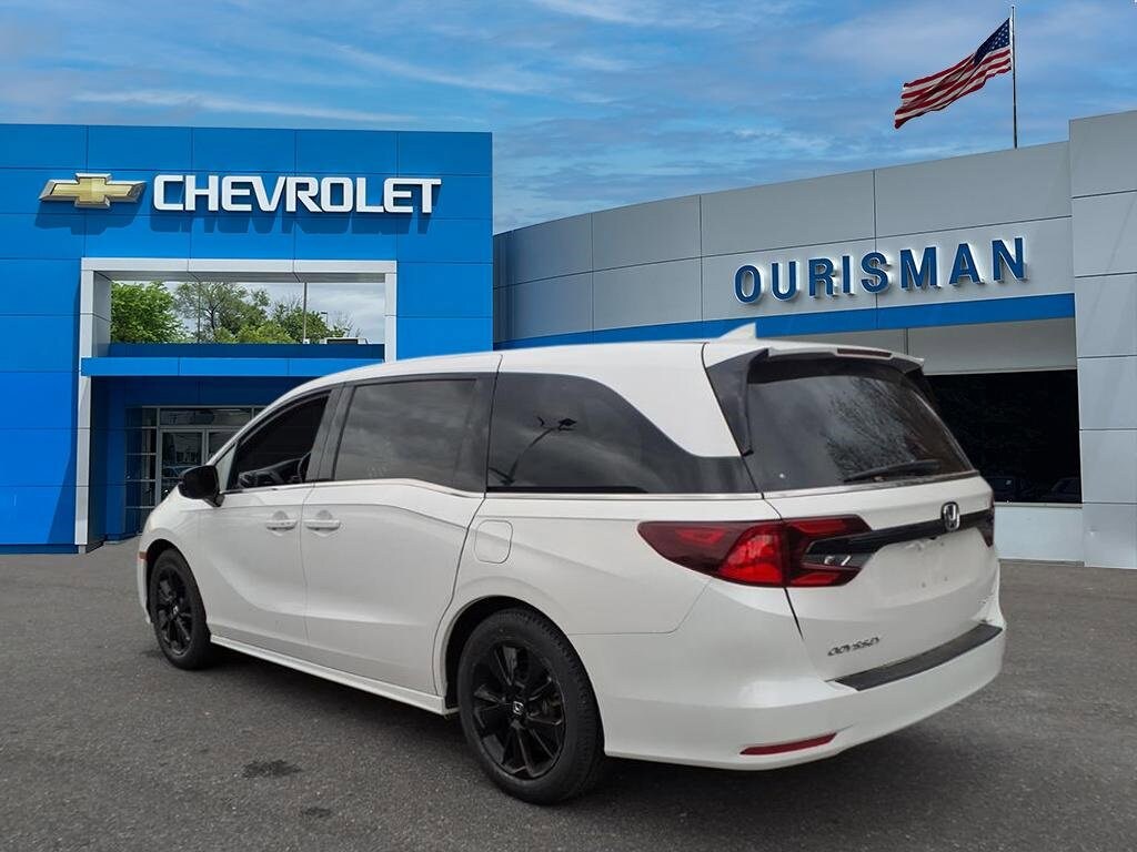2023 Honda Odyssey Sport photo 3